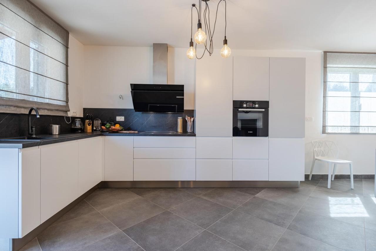 Villa Charm Tkon Ngoại thất bức ảnh